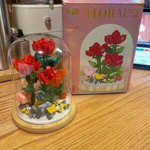 Floral Building Set - Red and Green